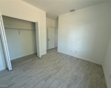 1115 Cove Street E - Photo Thumbnail 15