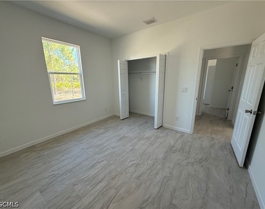 1115 Cove Street E - Photo Thumbnail 13