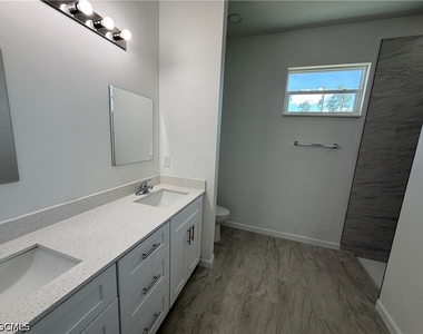 1115 Cove Street E - Photo Thumbnail 6