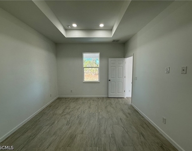 1115 Cove Street E - Photo Thumbnail 5