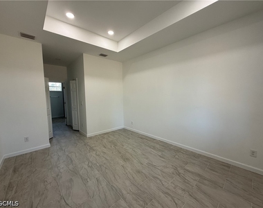1115 Cove Street E - Photo Thumbnail 4