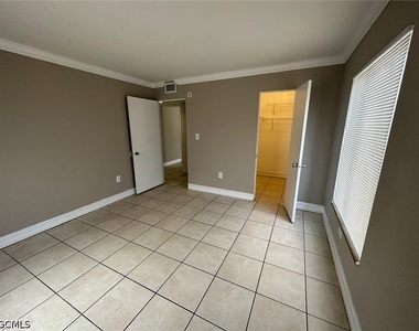 1830 Maravilla Avenue - Photo Thumbnail 14