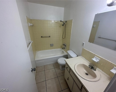 1830 Maravilla Avenue - Photo Thumbnail 16