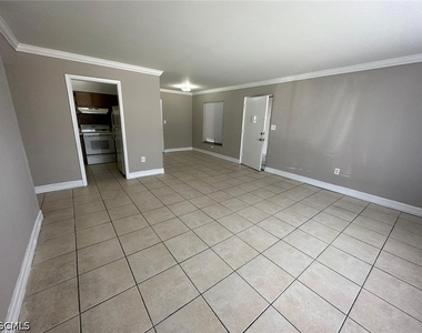 1830 Maravilla Avenue - Photo Thumbnail 19