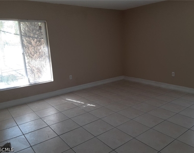 1830 Maravilla Avenue - Photo Thumbnail 17