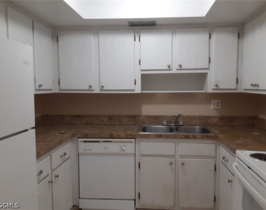 1830 Maravilla Avenue - Photo Thumbnail 13
