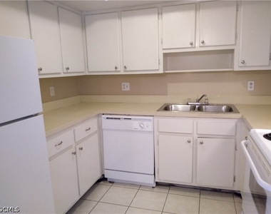 1830 Maravilla Avenue - Photo Thumbnail 15