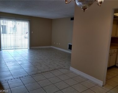 1830 Maravilla Avenue - Photo Thumbnail 12