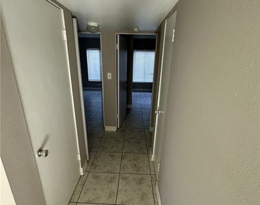 1830 Maravilla Avenue - Photo Thumbnail 27