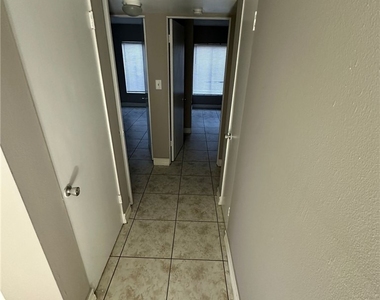 1830 Maravilla Avenue - Photo Thumbnail 23