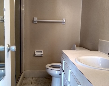 1830 Maravilla Avenue - Photo Thumbnail 19