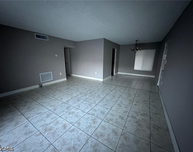 1830 Maravilla Avenue - Photo Thumbnail 15