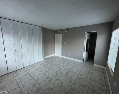 1830 Maravilla Avenue - Photo Thumbnail 19