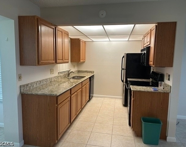 1518 Edgewater Circle - Photo Thumbnail 1