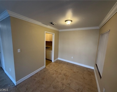 1830 Maravilla Avenue - Photo Thumbnail 18