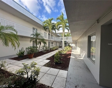 1830 Maravilla Avenue - Photo Thumbnail 7