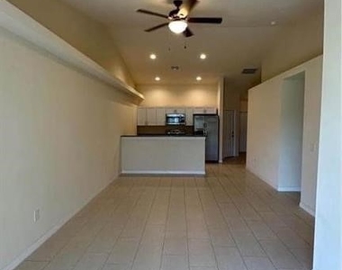 1712 Sw 32nd Street - Photo Thumbnail 4