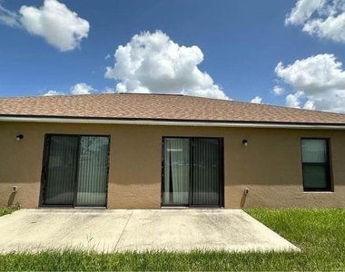 1712 Sw 32nd Street - Photo Thumbnail 10