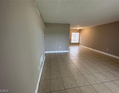 1830 Maravilla Avenue - Photo Thumbnail 16