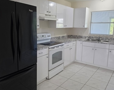 245 Meadow Road - Photo Thumbnail 8