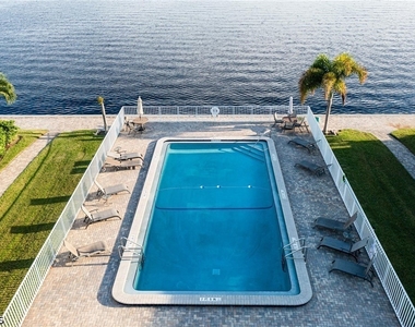 3322 N Key Drive - Photo Thumbnail 5