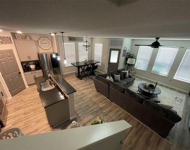 748 Wedgewood Park - Photo Thumbnail 8