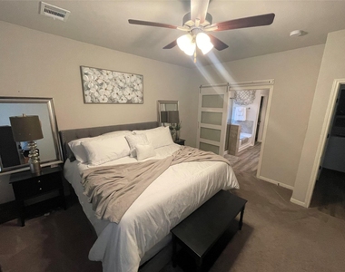 748 Wedgewood Park - Photo Thumbnail 7