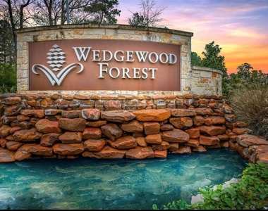 748 Wedgewood Park - Photo Thumbnail 32