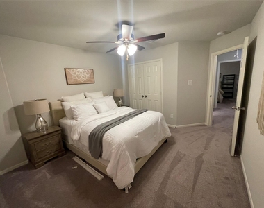 748 Wedgewood Park - Photo Thumbnail 9