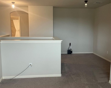 748 Wedgewood Park - Photo Thumbnail 15