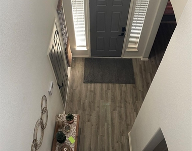 748 Wedgewood Park - Photo Thumbnail 17