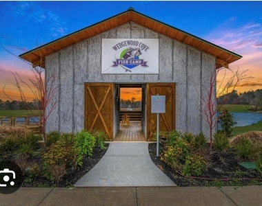 748 Wedgewood Park - Photo Thumbnail 1