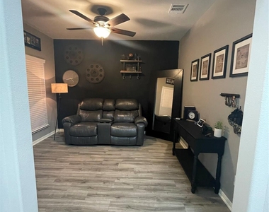 748 Wedgewood Park - Photo Thumbnail 26