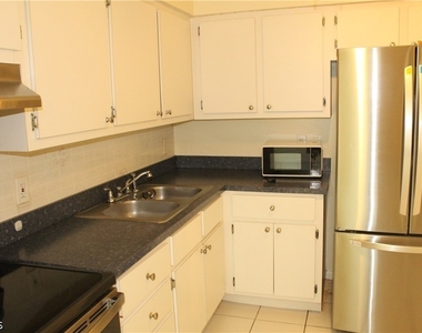1811 Se 15th Place - Photo Thumbnail 3