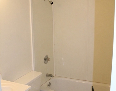 1811 Se 15th Place - Photo Thumbnail 10