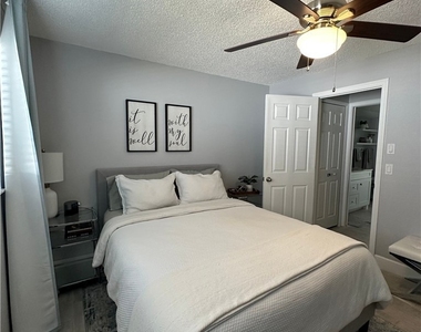 1201 Se 32nd Terrace - Photo Thumbnail 13
