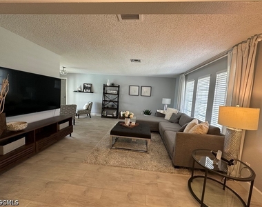 1201 Se 32nd Terrace - Photo Thumbnail 25