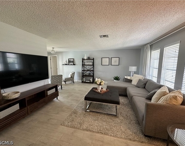 1201 Se 32nd Terrace - Photo Thumbnail 23