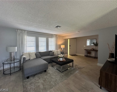 1201 Se 32nd Terrace - Photo Thumbnail 21