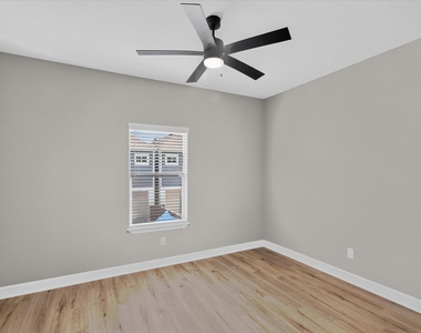 3323 Dennis Street - Photo Thumbnail 9