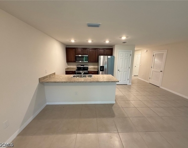 4409 Garden Boulevard - Photo Thumbnail 6
