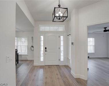 2822 Nw 7th Terrace - Photo Thumbnail 3