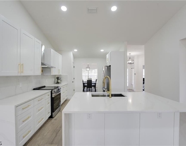 2822 Nw 7th Terrace - Photo Thumbnail 13