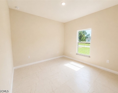 2617 Queen Drive - Photo Thumbnail 5