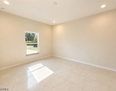 2617 Queen Drive - Photo Thumbnail 3