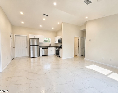 2617 Queen Drive - Photo Thumbnail 1