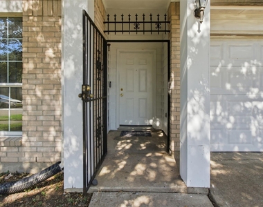 15738 Boonridge Road - Photo Thumbnail 4