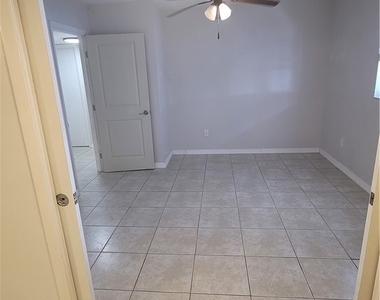1202 Cape Coral Parkway W - Photo Thumbnail 4