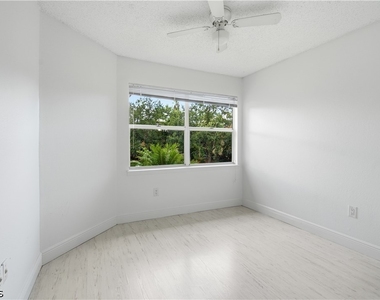 12730 Equestrian Circle - Photo Thumbnail 15