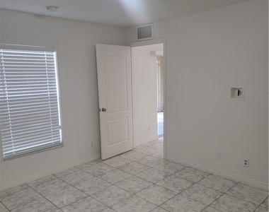 3802 11th Street Sw - Photo Thumbnail 6